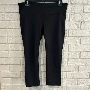 Gap Fit Black Cropped Leggings- Size Medium EUC